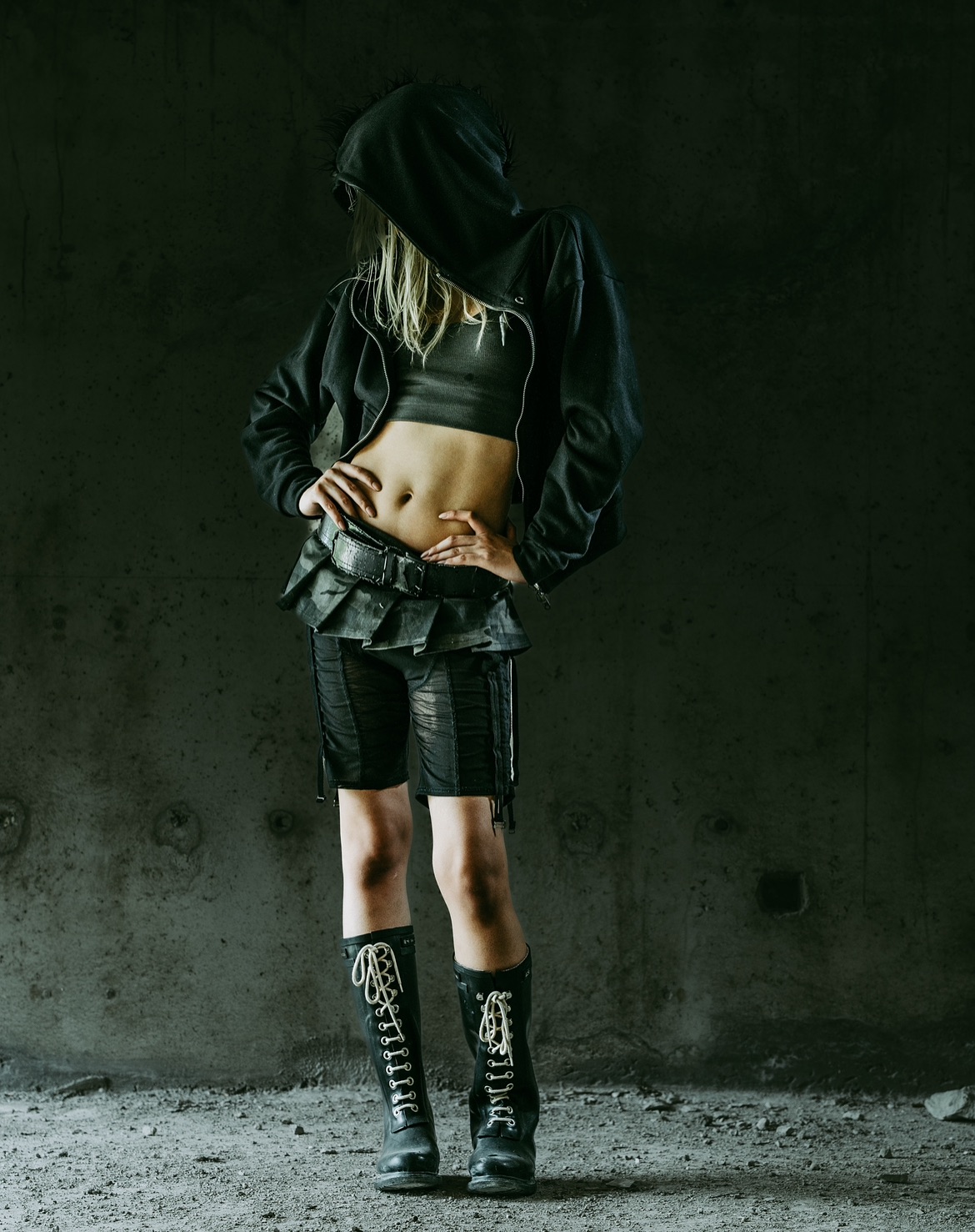 007 DESTROYED WASHED BLACK FLARED JEANS