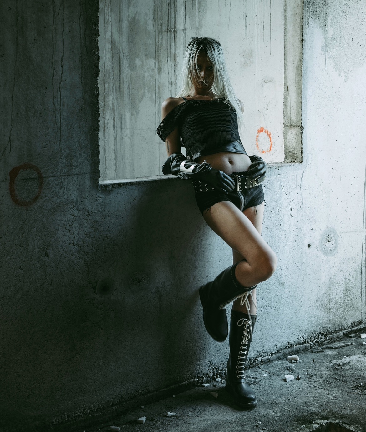 LOOK 01 / BLACK HOOD