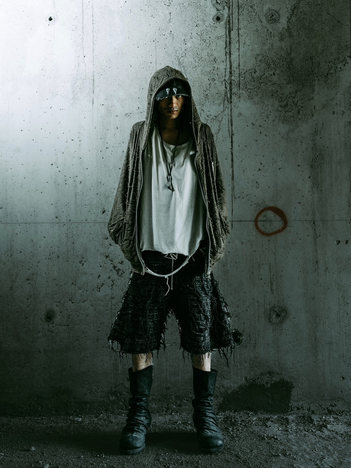 LOOK 06 / WHITE INTERRUPTION