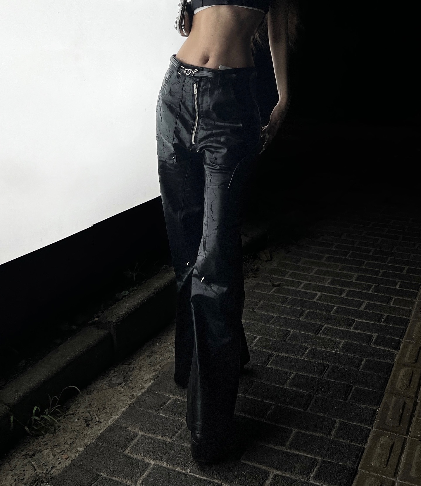 005 BLACK CRACKED COATED LEATHER DOUBLE KNEE