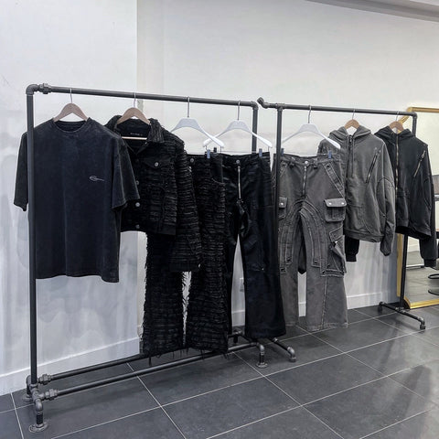 FITTING ROOM